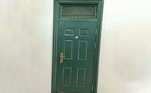 东乡学校教室门