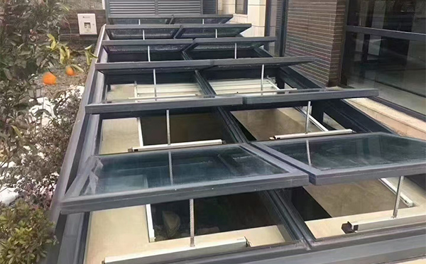 某轨道交通车辆维修车间东乡排烟窗应用