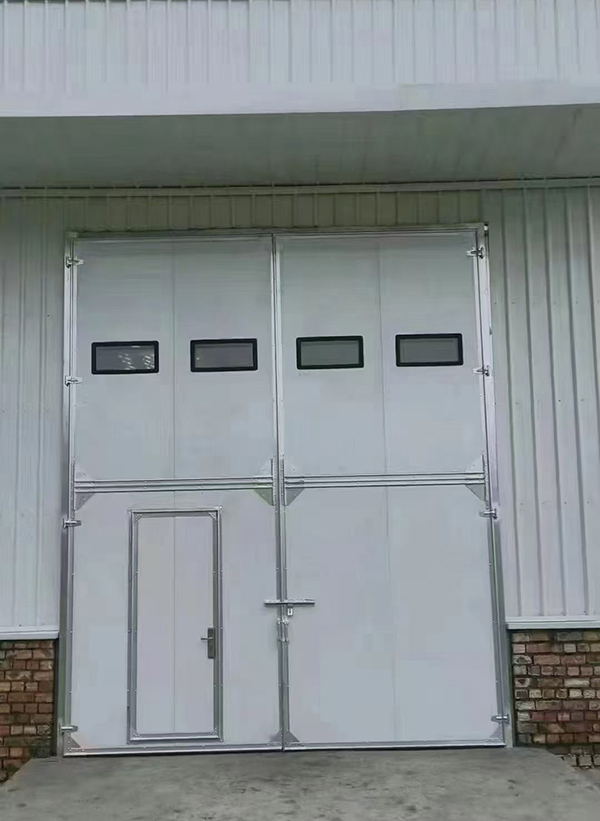 东乡工业门在设备装配车间出入口的实施记录